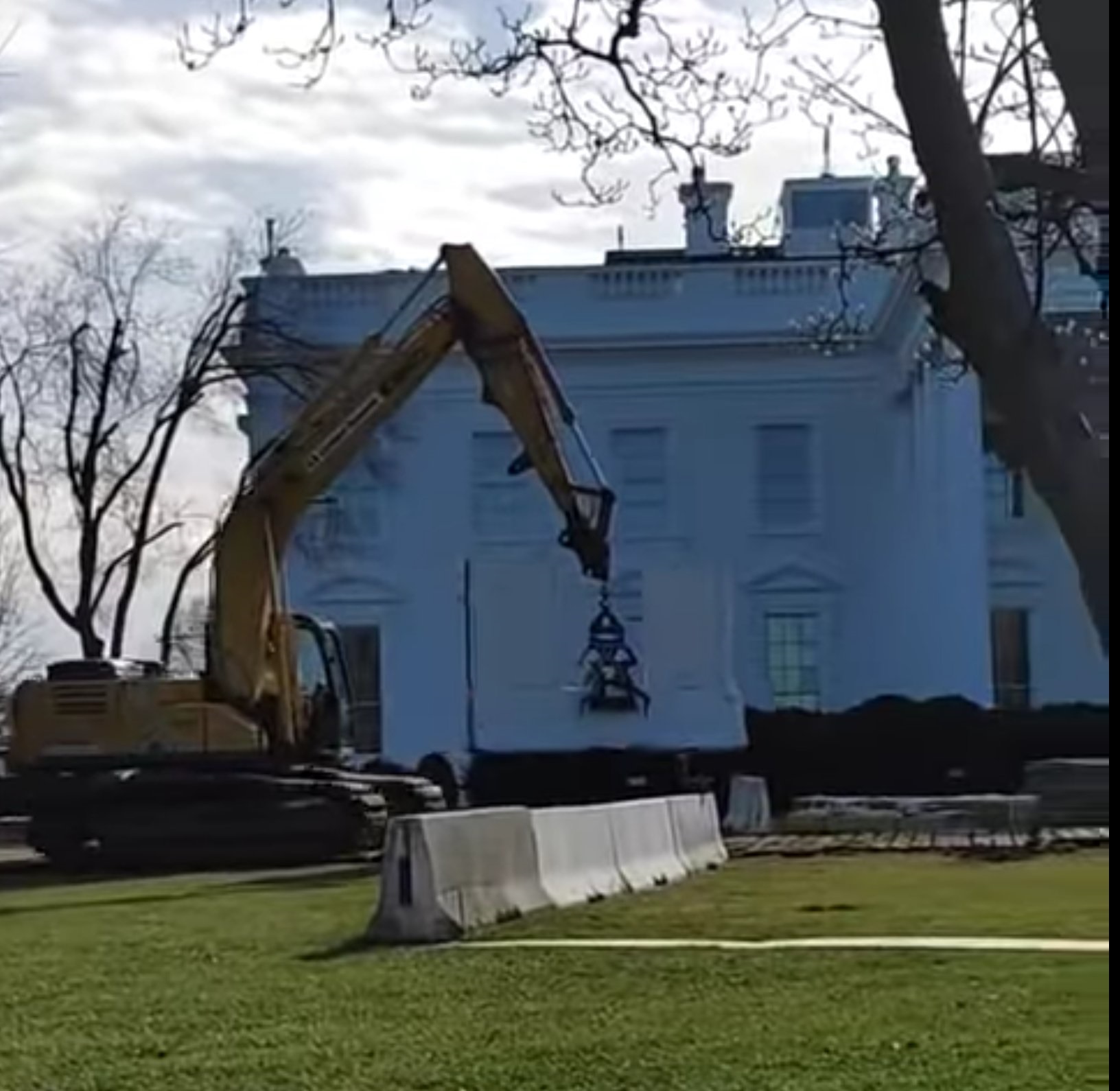 Biden Administration Erecting Concrete Blast and Security Wall Around White House - The Last Refuge