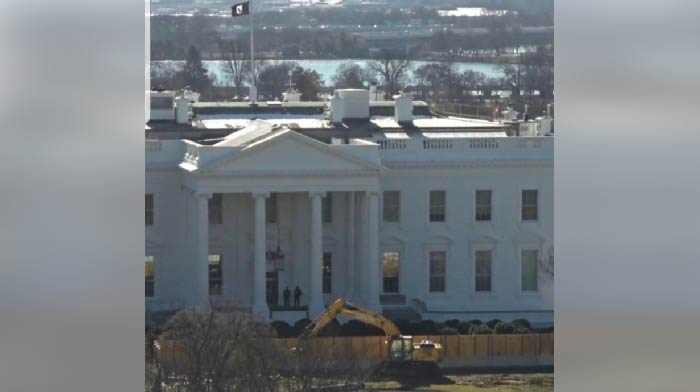 Many Americans Wondering Why Giant Barrier is Going Up Around White House and Live Feed is Off