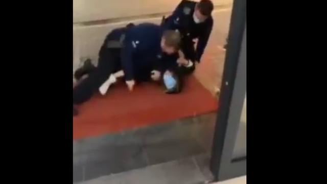 UNBELIEVABLE! BRAVE POLICE SAVE 14 YO GIRL BY SITTING ON HER AND PUNCHING HER FACE!  - best news here