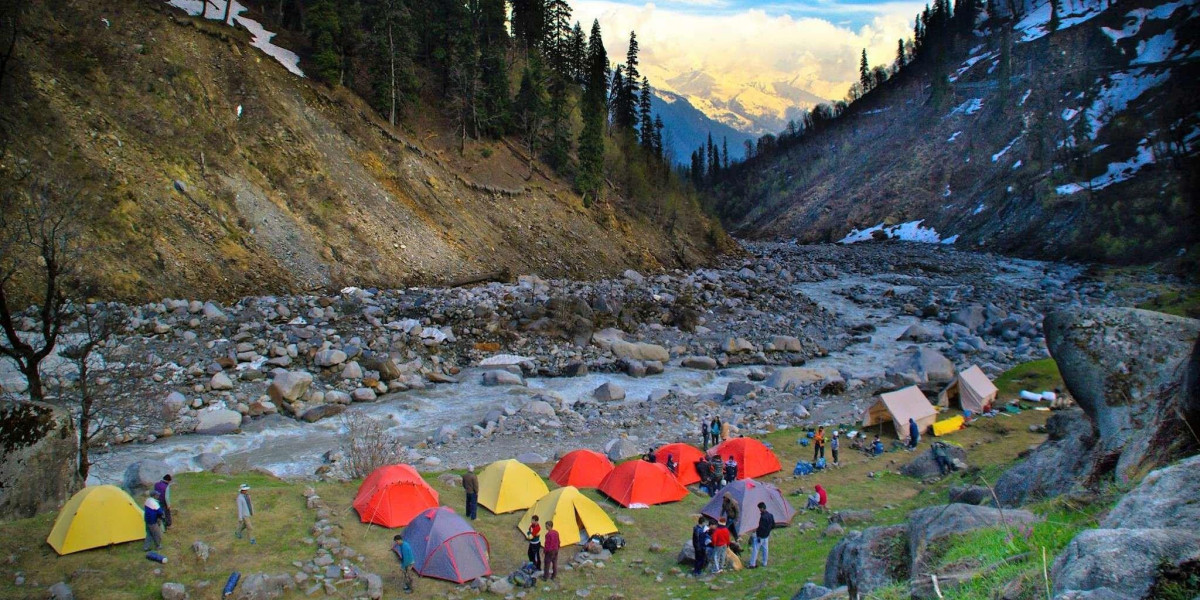 Beas Kund Trek Witness the Majestic View of Snow- Capped Peaks and Pristine Meadows: