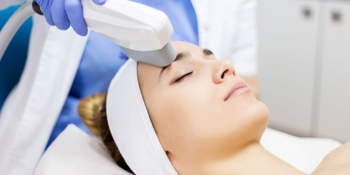 Fractional CO2 Laser Treatment: Choosing the Right Specialist in Dubai