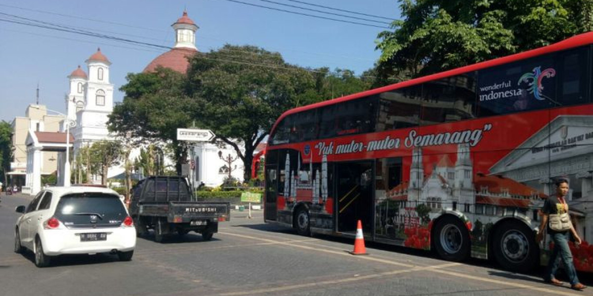 Kepraktisan Menggunakan Bus Pariwisata untuk Tur Sejarah Semarang