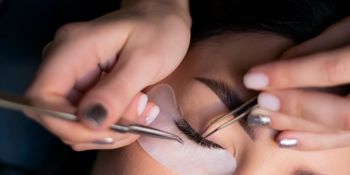 Permanent Eyelash Extensions Price in Islamabad: Factors to Consider